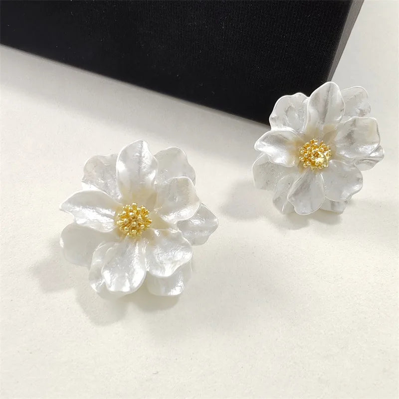 Lucia Gole White Acrylic Flower Stud Earrings – Folded Floral Style