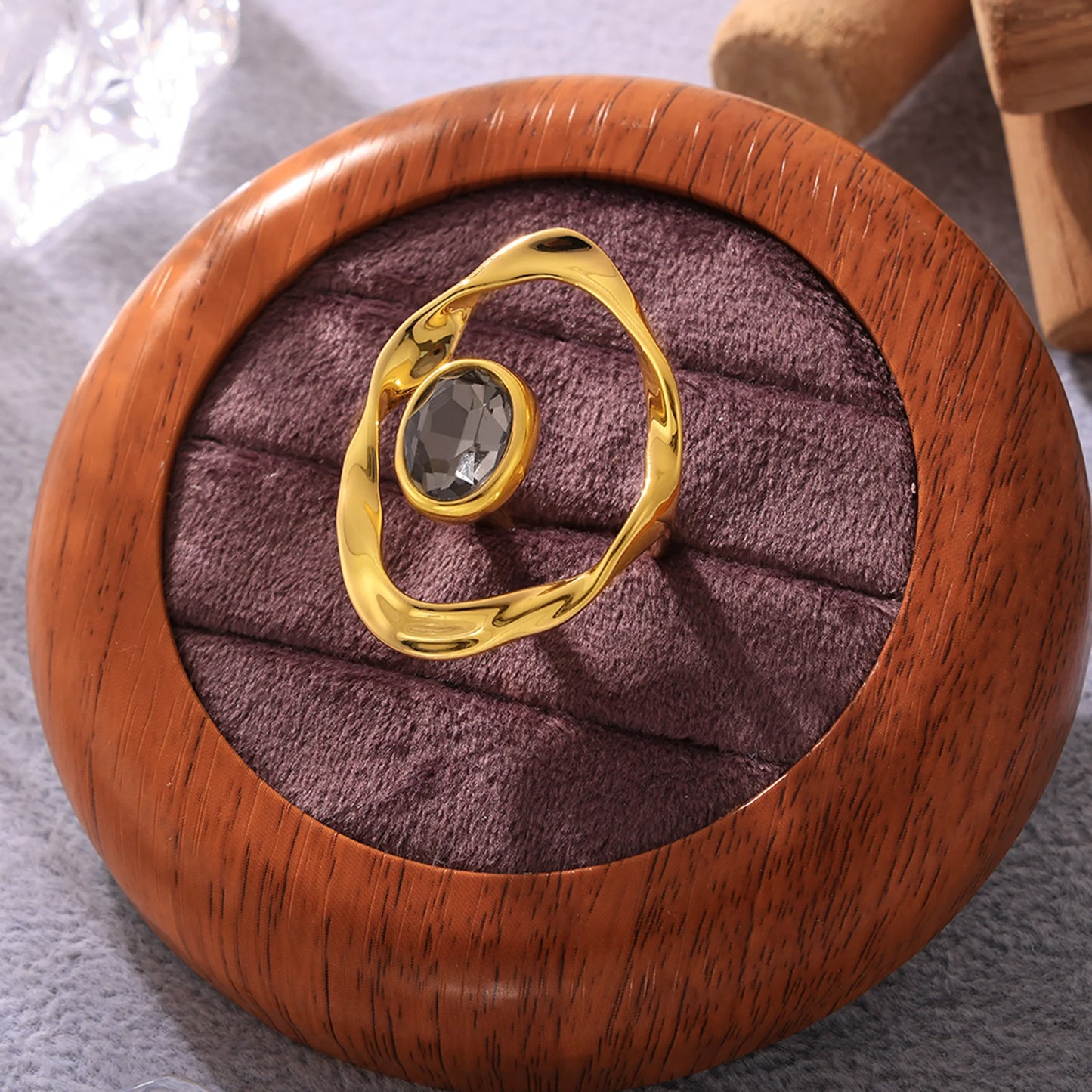 Lucia Gole – Irregular Twist Geometric Ring