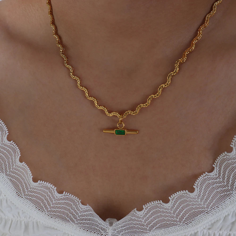 Lucia Gole – Wavy Line Necklace with Green or Black Glass