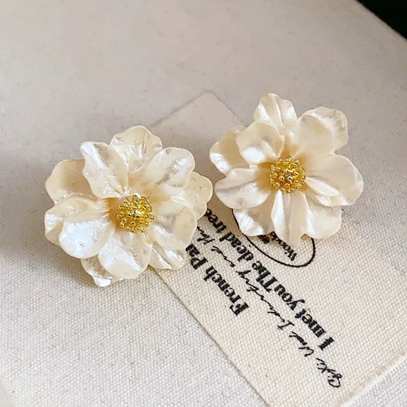 Lucia Gole White Acrylic Flower Stud Earrings – Folded Floral Style