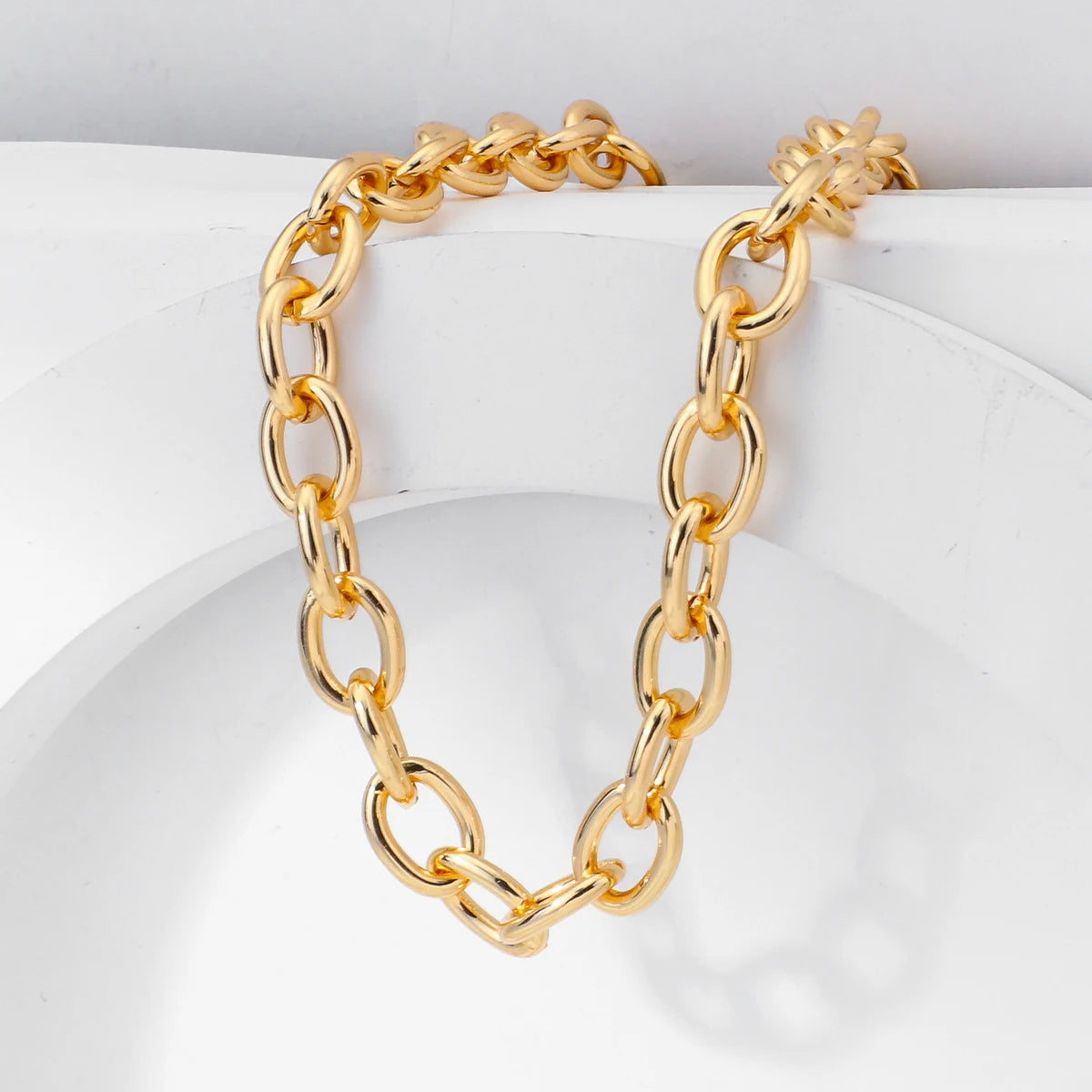 Lucia Gole: Exaggerated Chunky Chain Necklace