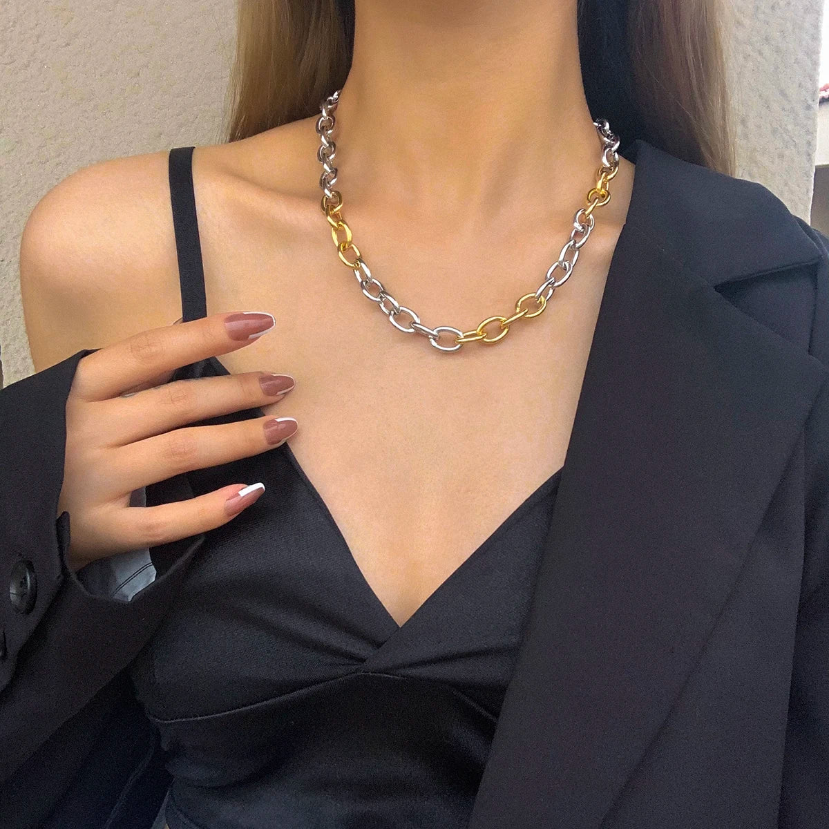 Lucia Gole: Exaggerated Chunky Chain Necklace