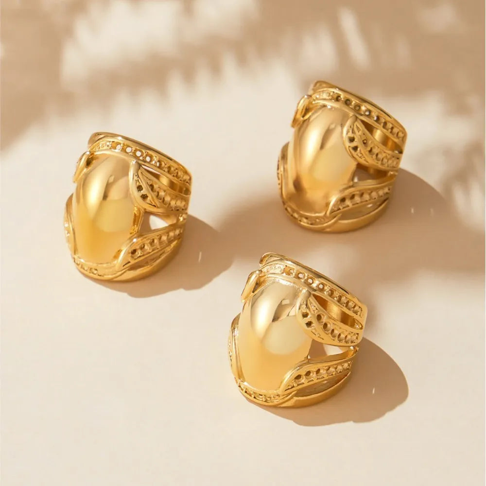 Lucia Gole – Vintage Bold Gold Statement Ring