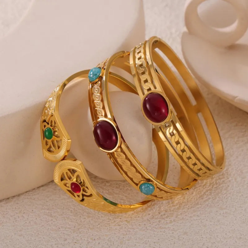 Lucia Gole – Vintage Hollow Stainless Steel Bangle