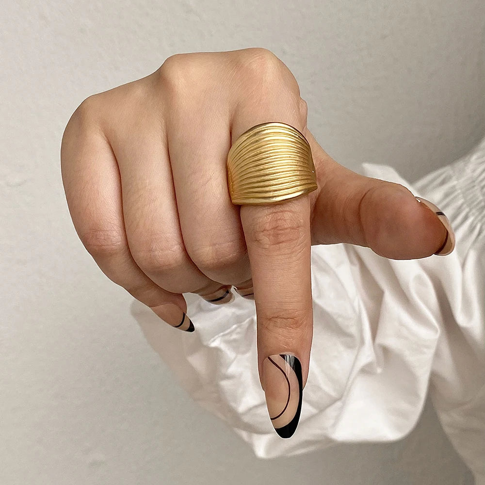 Lucia Gole: Irregular Chunky Geometric Ring - Lucia Gole