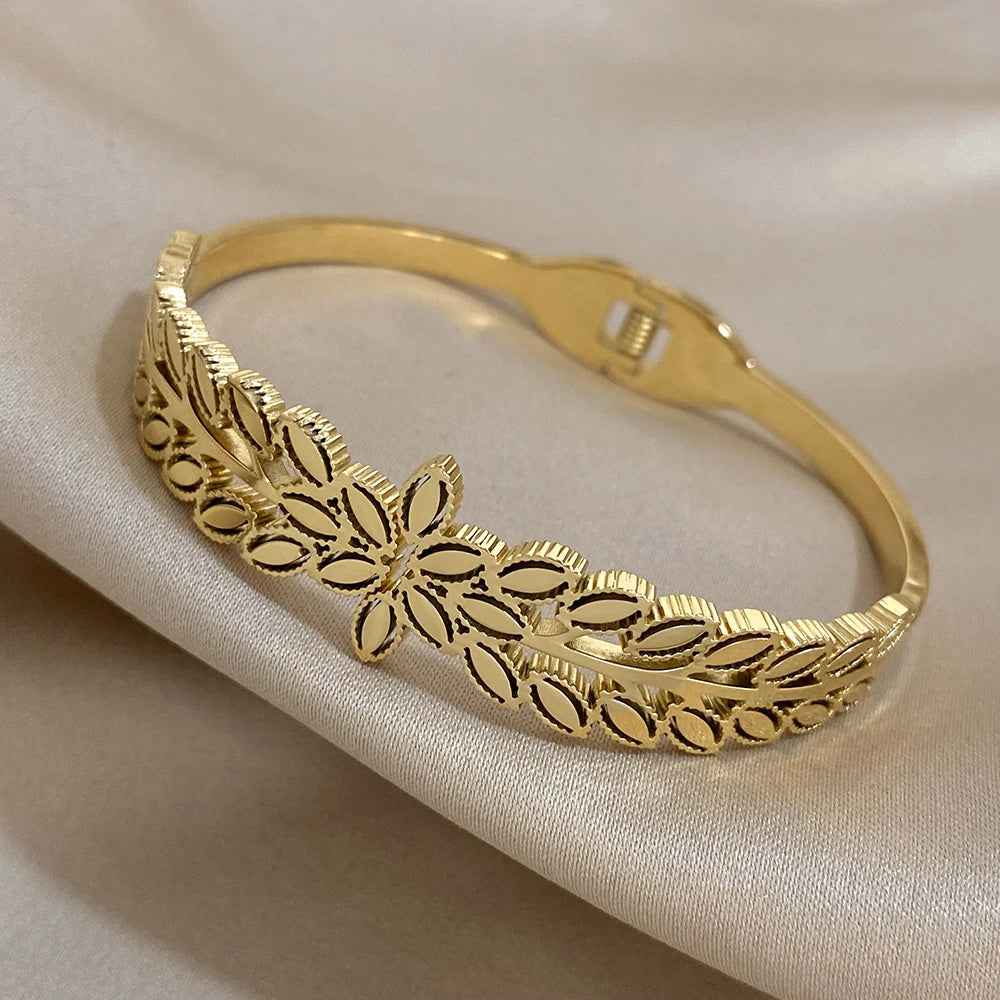 Lucia Gole: Chunky Gold Geometry Ears of Wheat Bracelet