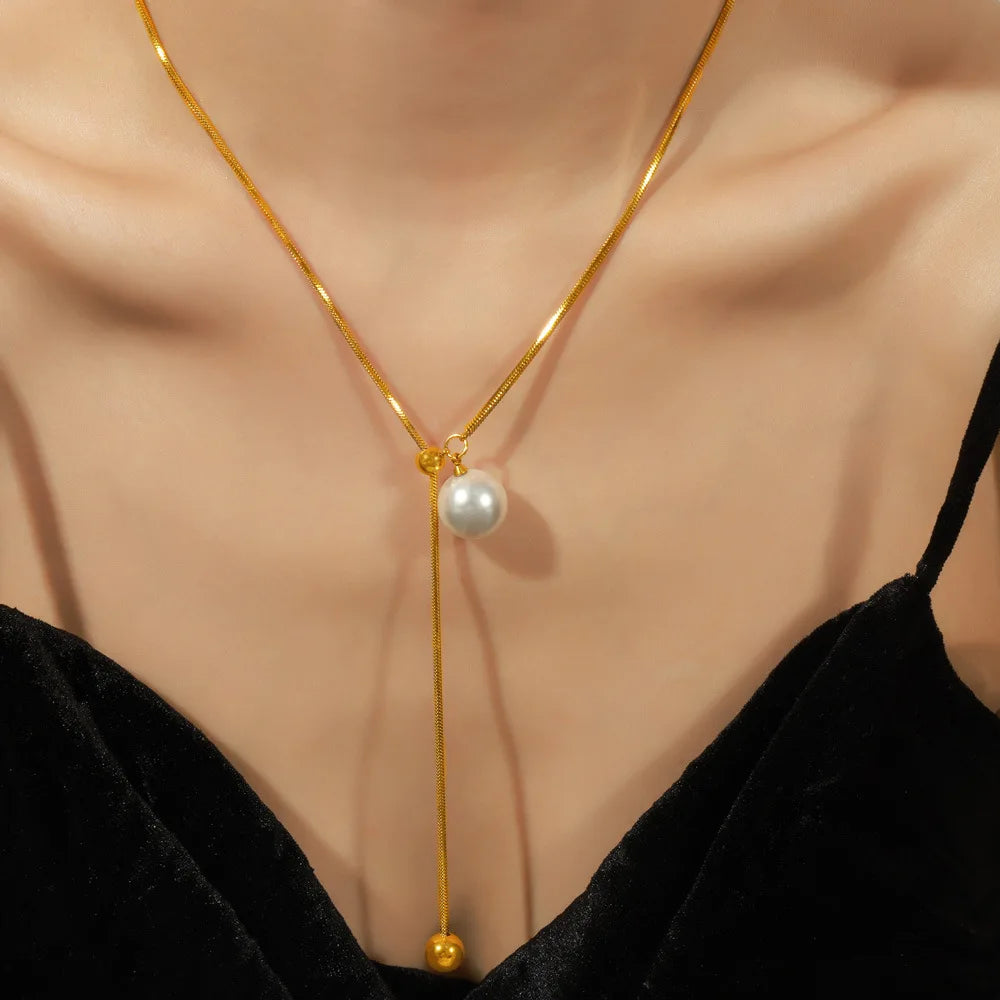 Lucia Gole - Pearl Lariat Necklace