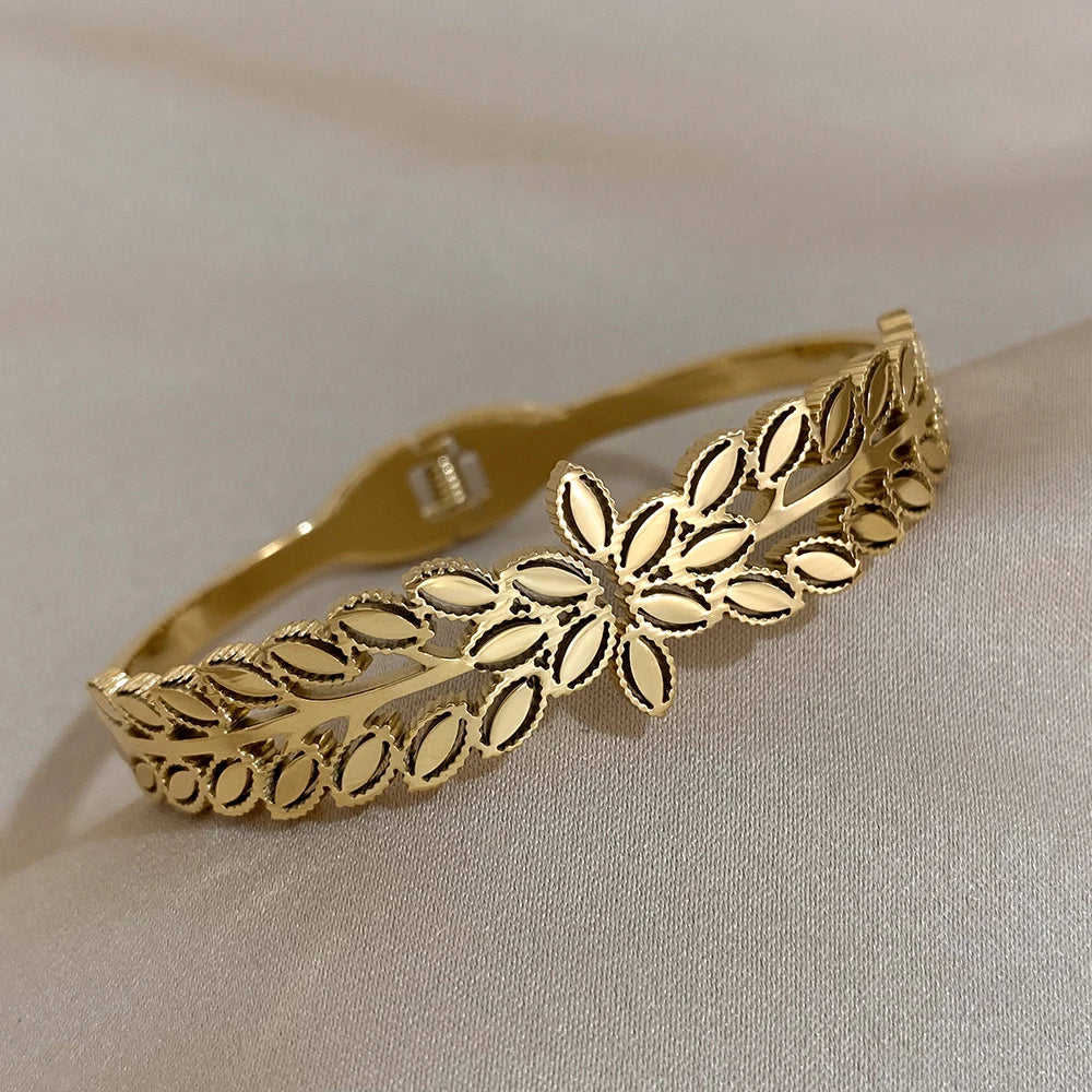 Lucia Gole: Chunky Gold Geometry Ears of Wheat Bracelet