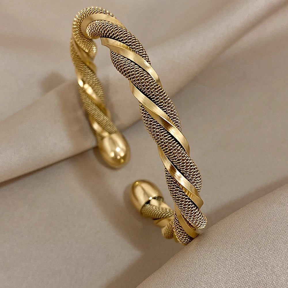 Lucia Gole: Vintage Gold Twist Chain Bracelet Bangle - Lucia Gole