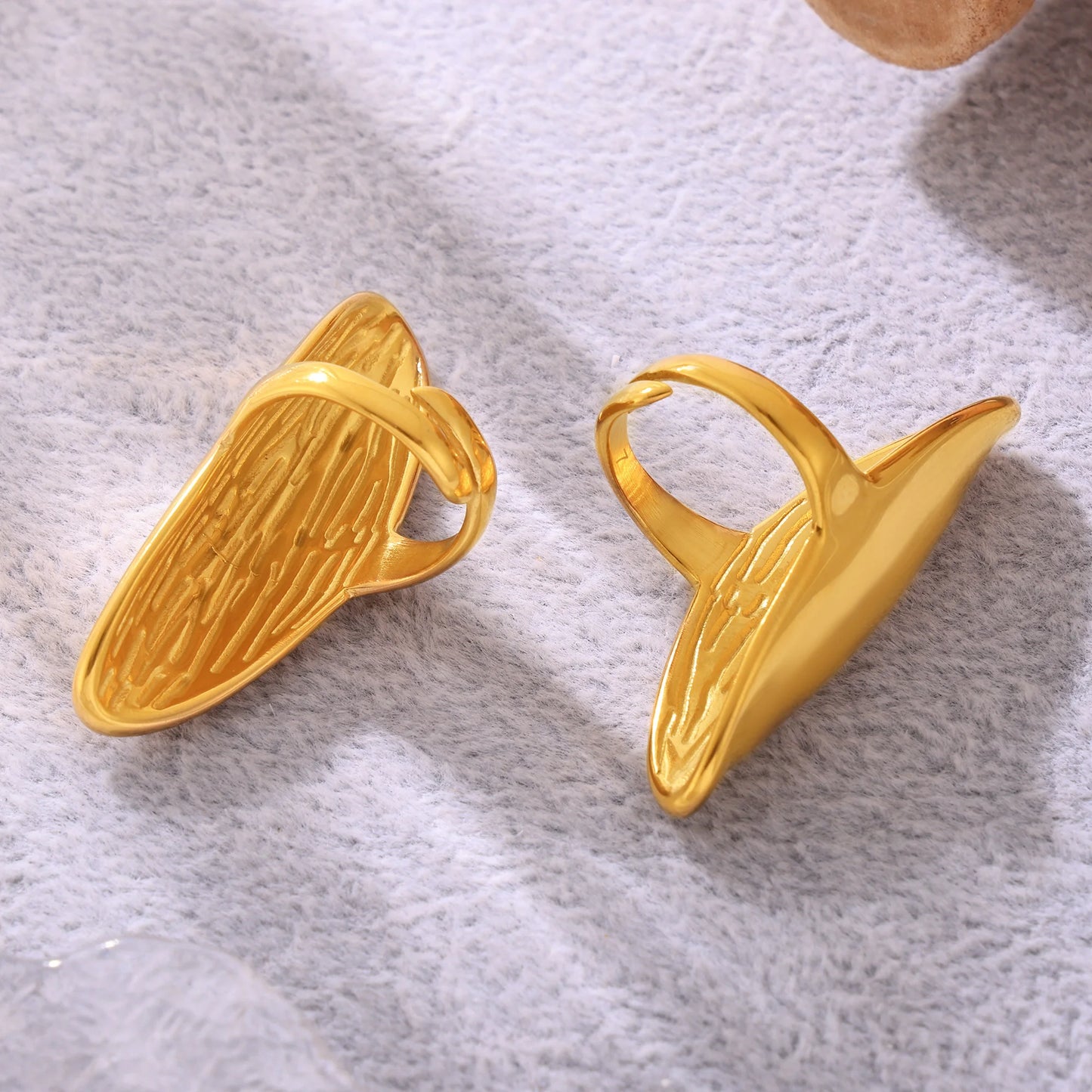 Lucia Gole - Sculptural Rings