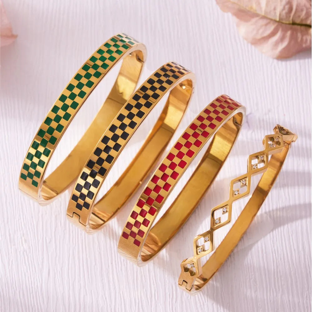 Lucia Gole - Geometric Gold Bangles