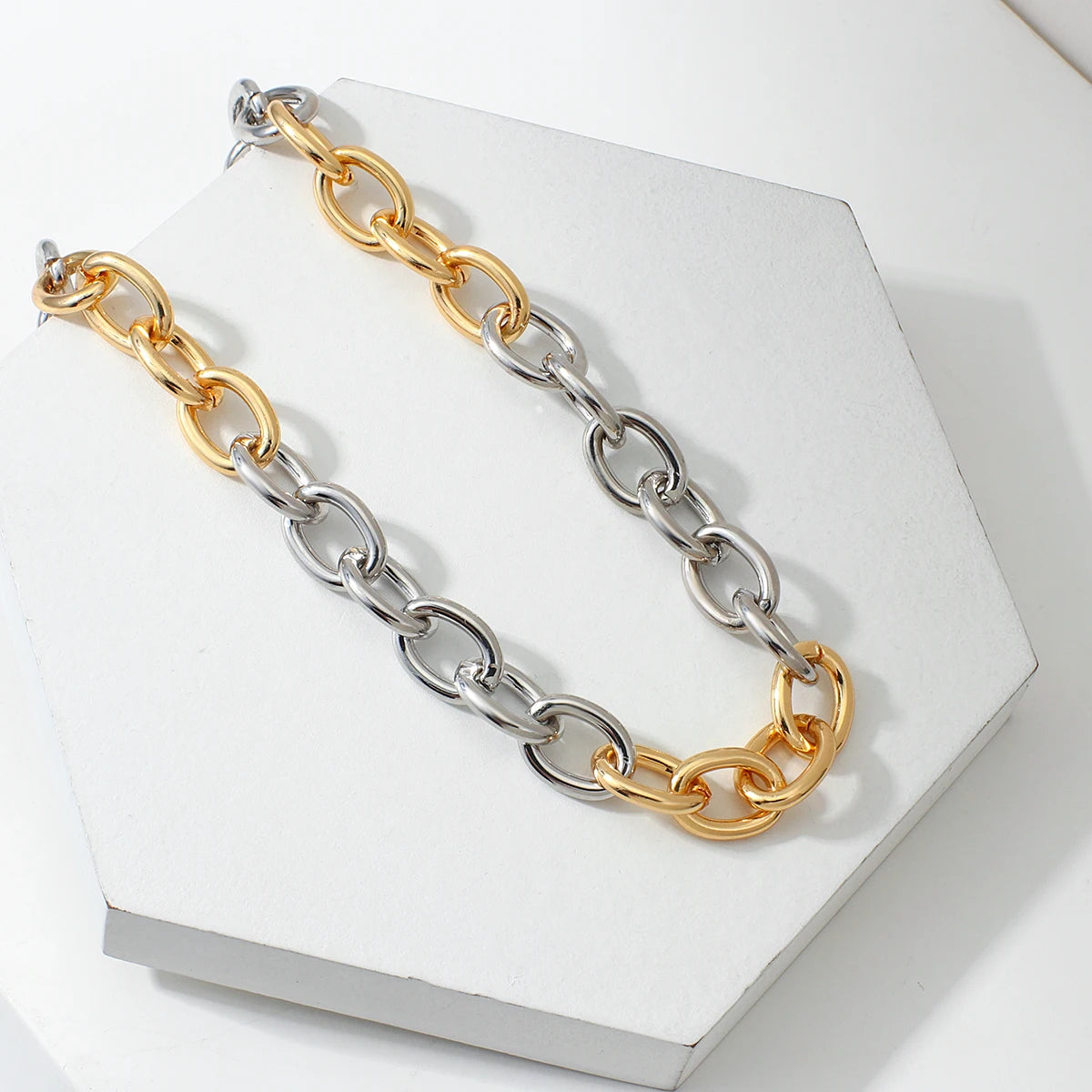 Lucia Gole: Exaggerated Chunky Chain Necklace