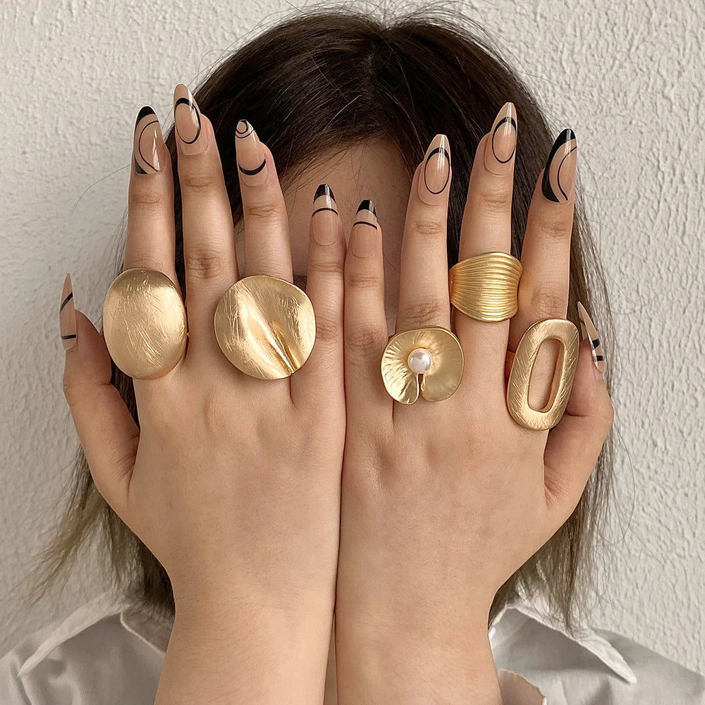 Lucia Gole: Irregular Chunky Geometric Ring - Lucia Gole