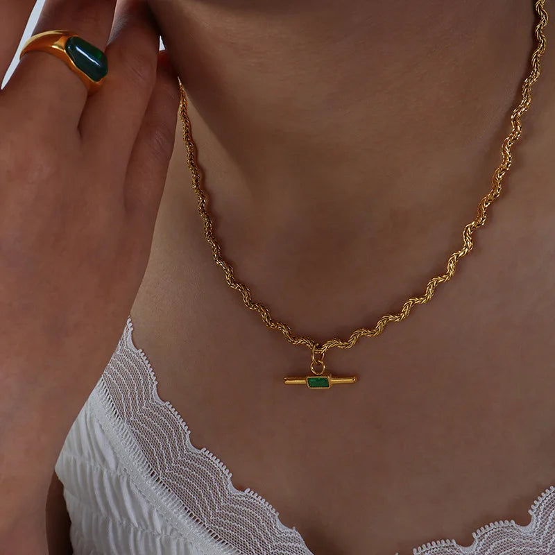 Lucia Gole – Wavy Line Necklace with Green or Black Glass