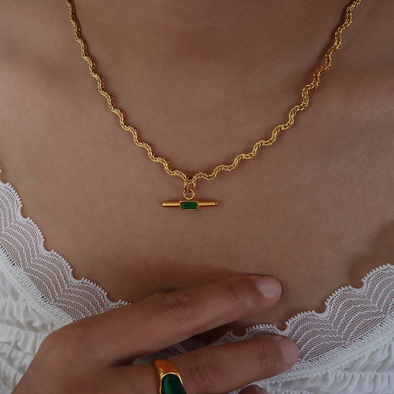 Lucia Gole – Wavy Line Necklace with Green or Black Glass