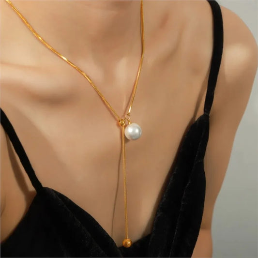 Lucia Gole - Pearl Lariat Necklace