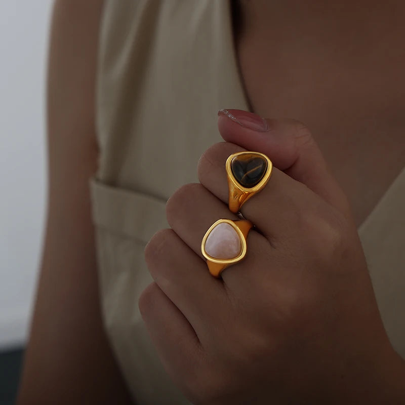 Lucia Gole - Teardrop Stone Signet Ring