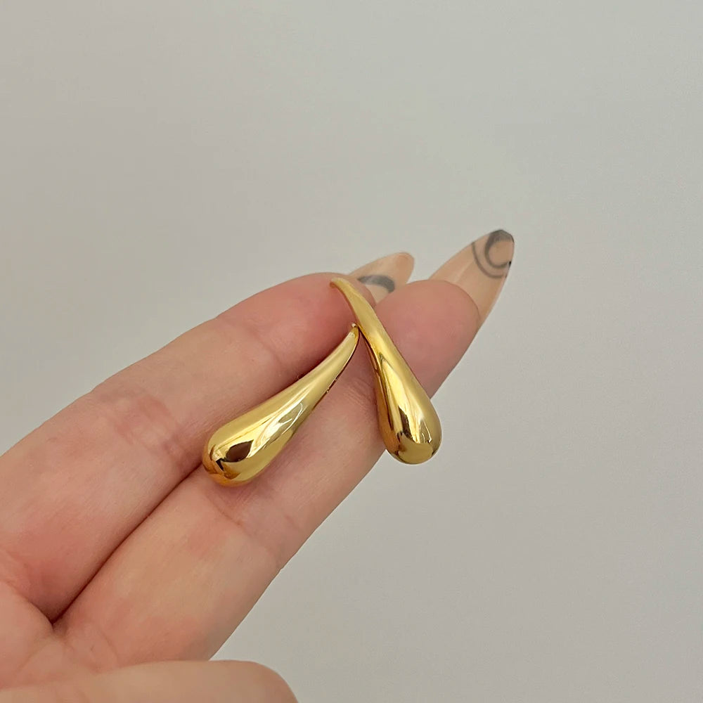 Lucia Gole: Minimalist Waterdrop Hook Earrings